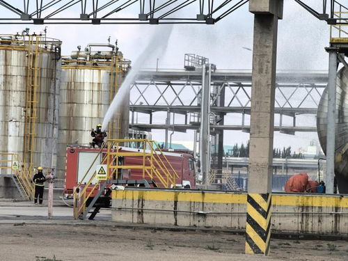 鄂托克旗市場監(jiān)督管理局開展“安全生產(chǎn)月”特種設(shè)備事故應(yīng)急演練，筑牢安全防線